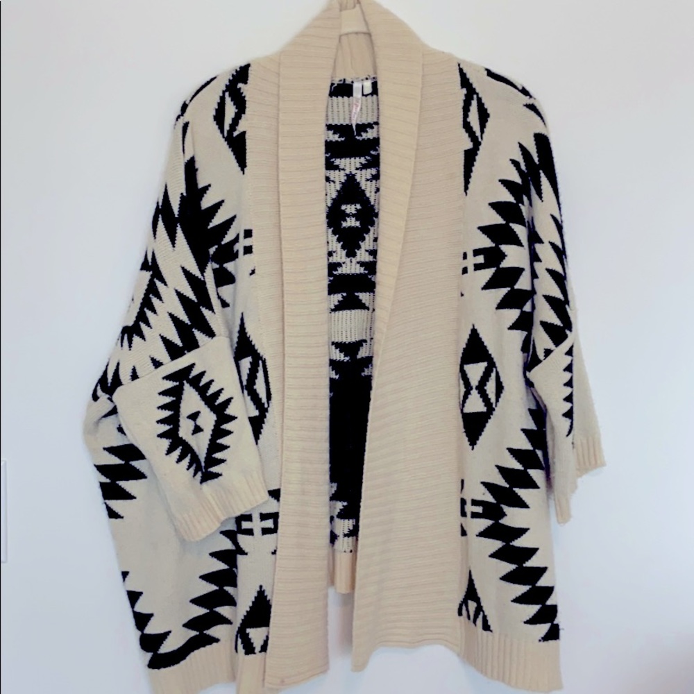 Women’s Cozy Aztec Cardigan One Size